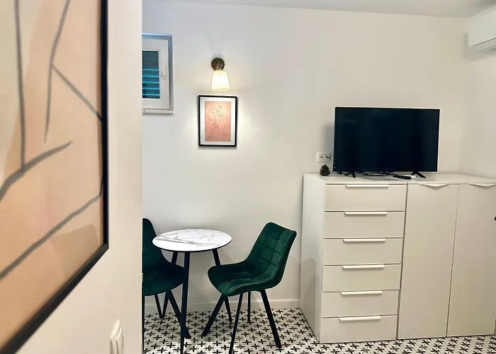 Stella Apartments